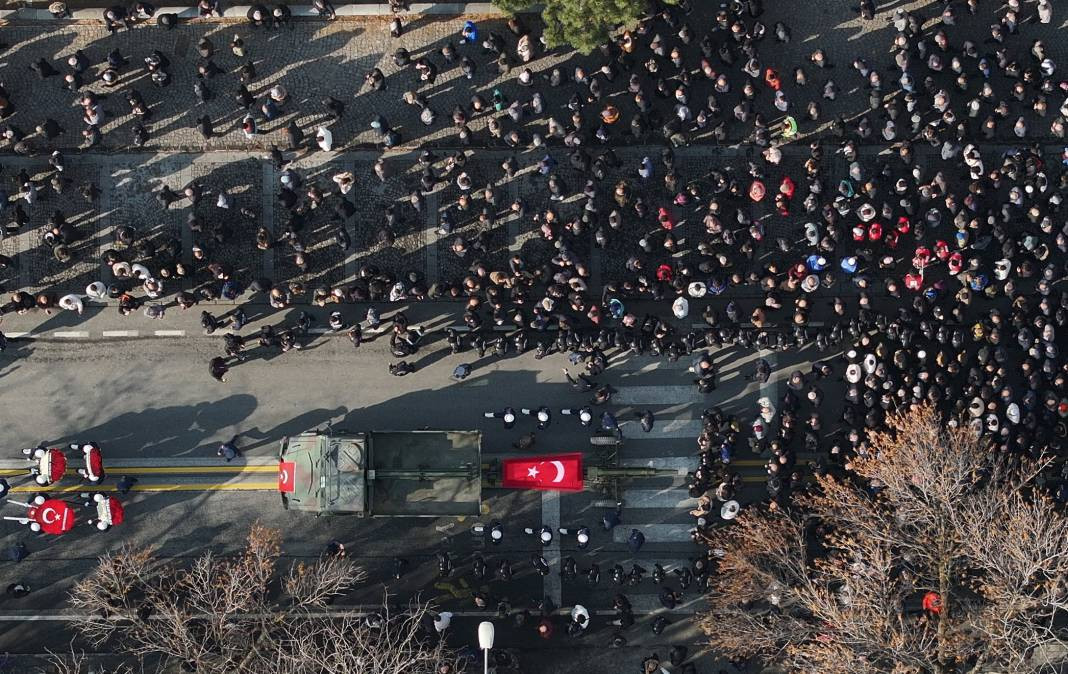 Kayseri şehidine ağladı! Tuğgeneral İsa Baydilli'ye son veda - Resim: 18